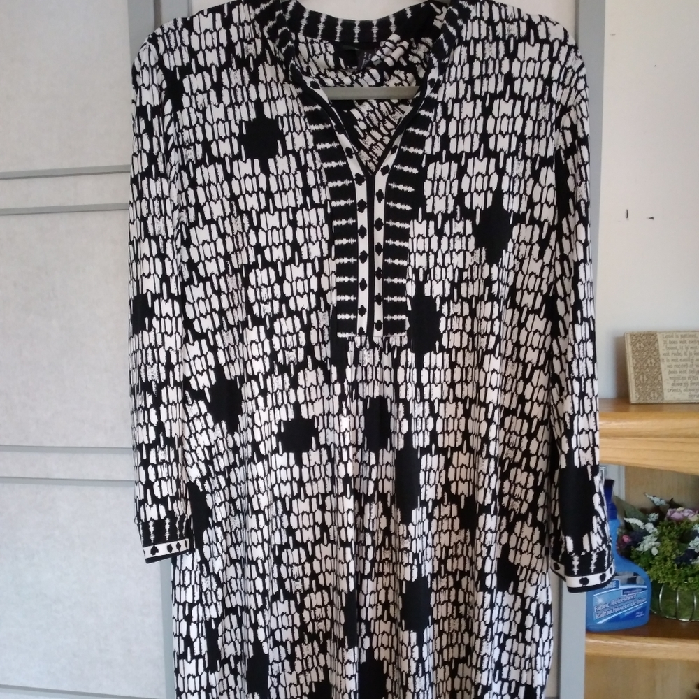 Black and white stunner